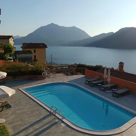 The Fairy World - Penthouse With Terrace View And Pool Appartement Bellano